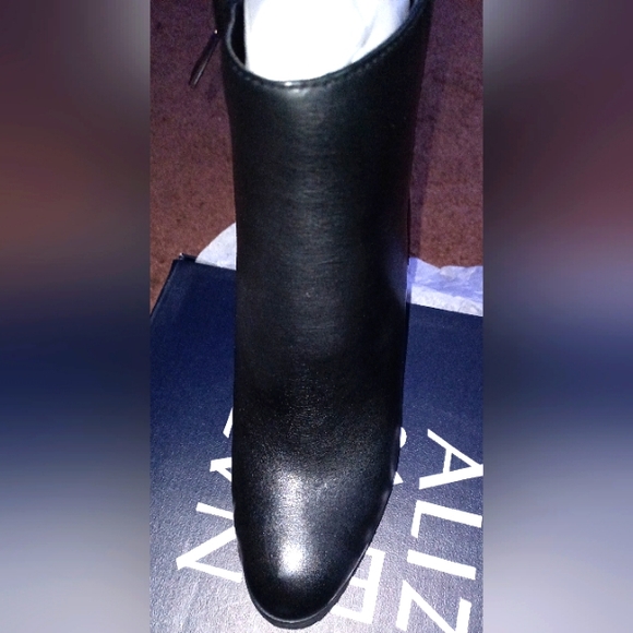 Naturalizer Garnet Booties - Picture 5 of 6